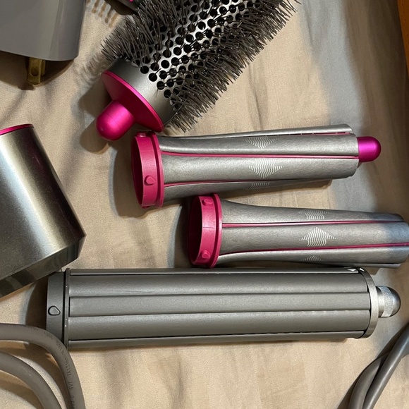 Dyson Air Wrap Hair Styler with Accessories and Carrying Case - Picture 4 of 6